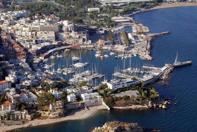 Греция по требованию международных кредиторов продала китайцам порт Пирей