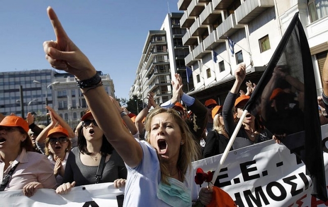 Молоді греки не хочуть працювати за € 300 в місяць