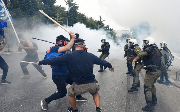 В Греции массовые столкновения с полицией из-за соглашение об изменении названия Македонии, - ФОТО