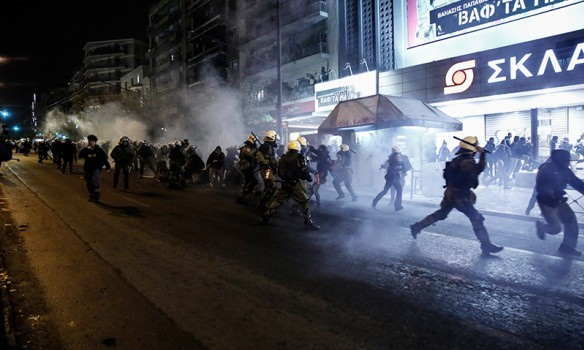 В двух городах Греции произошли массовые беспорядки: есть пострадавшие