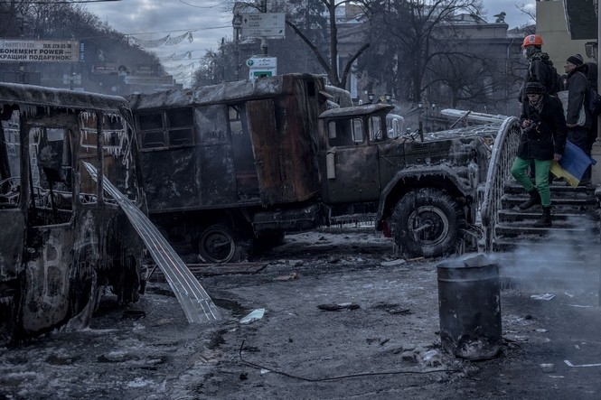 Утро на Грушевского: брусчатка, Беркут, сожжены машины