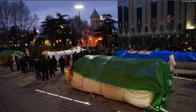 Оппозиция в Грузии заявила о начале "бессрочных протестов"