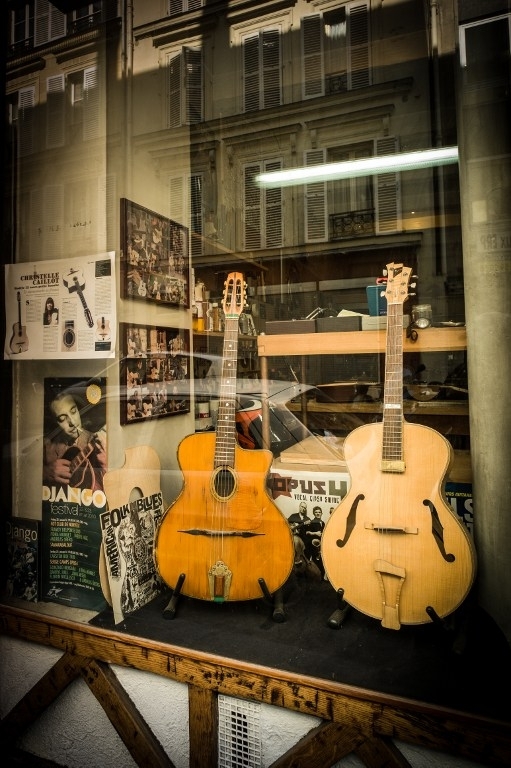 С чего начинается джаз: мастерская, где делают цыганские гитары