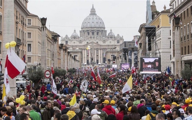 Як стають святими: у Ватикані канонізували двох Пап