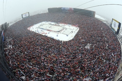 В США установили новый хоккейный рекорд: матч посетило наибольшее количество болельщиков