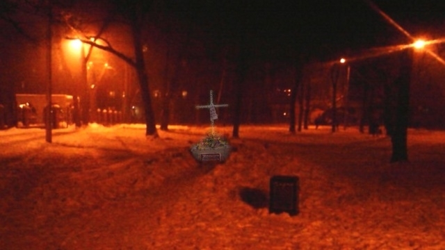 В Харькове неизвестные спилили памятный крест воинам УПА