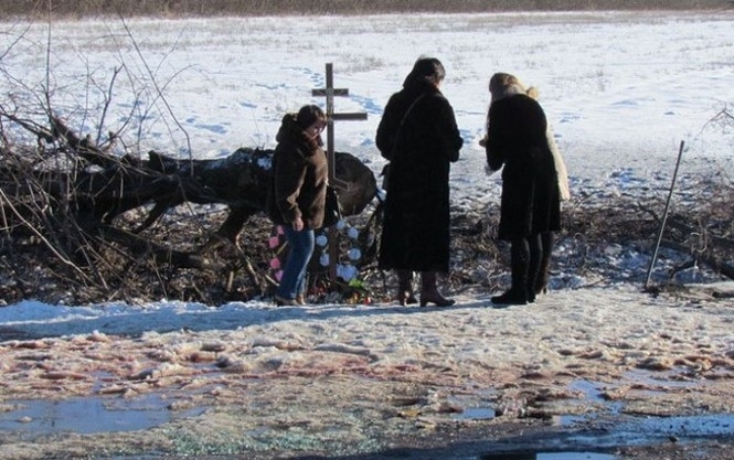 На місці трагедії під Волновахою встановили пам'ятний хрест