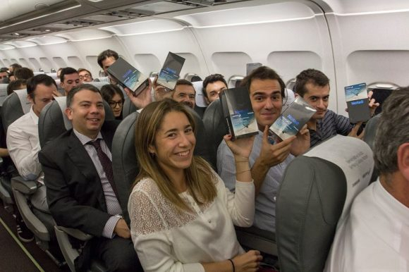 Усі пасажири рейсу авіакомпанії Iberia отримали в подарунок по новому смартфону Galaxy Note 8