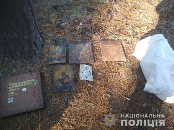 У Харківській області чоловік украв з храму дев'ять ікон

