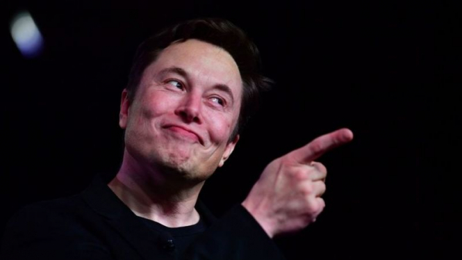 Після опитування в Twitter Маск продав частину акцій Tesla