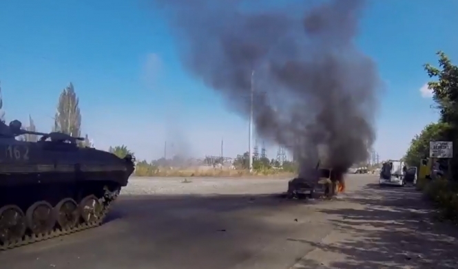 У мережі з'явилось відео штурму блокпостів терористів у Іловайську