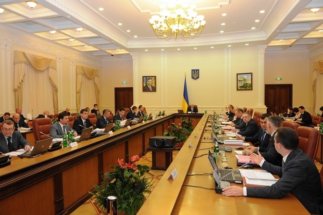 На засідання Кабміну і Януковича про розвиток економіки покликали 10 депутатів