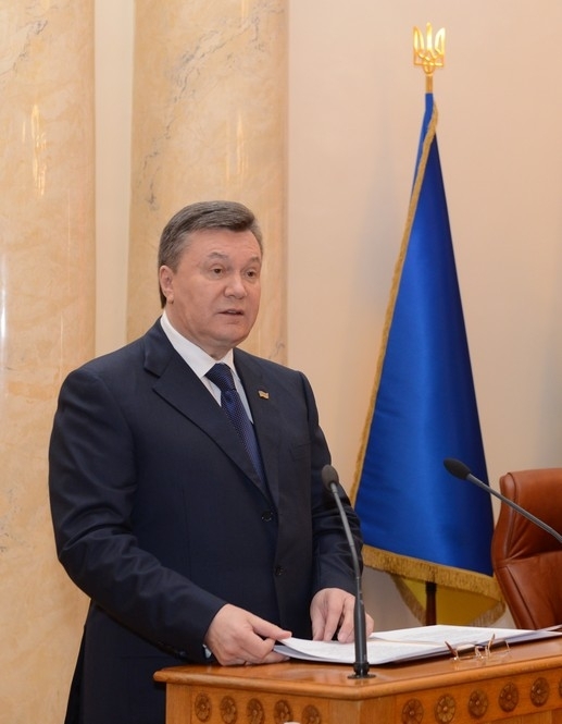 Янукович погрожує звільняти за корупцію