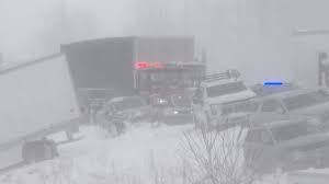 У Мічигані через снігову бурю зіштовхнулися понад 100 авто