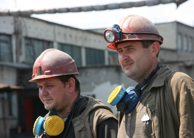 Янукович віддав шахтарям понад 2 млрд грн, що були призначені для 