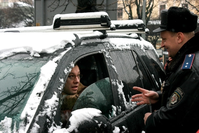 Міліція допомагає приїжджим учасникам мітингів з паркуванням - МВС