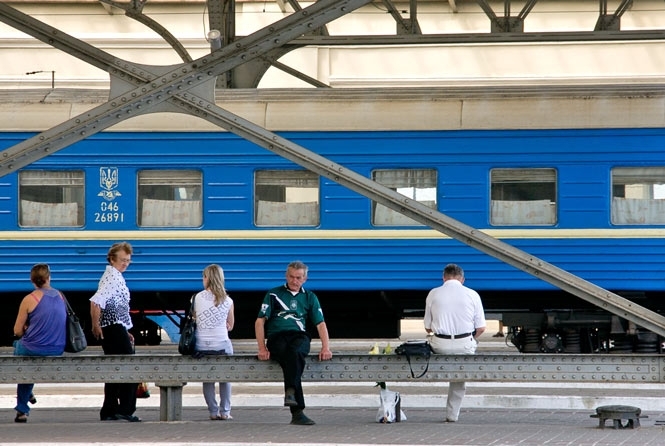 У відпустку через пекло: потяг Луганськ-Одеса – спека, сморід, таргани (фото)