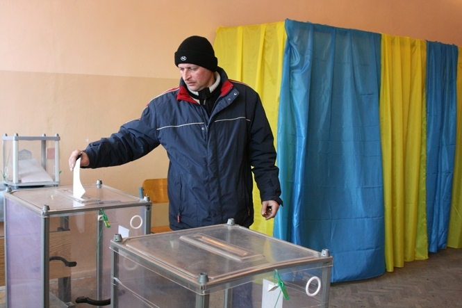 Вибори на Донбасі - низька явка і страх  
