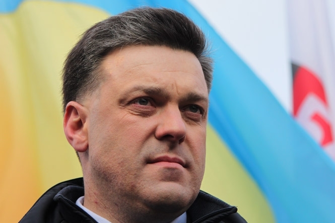 Тягнибок оголосив в Україні революцію
