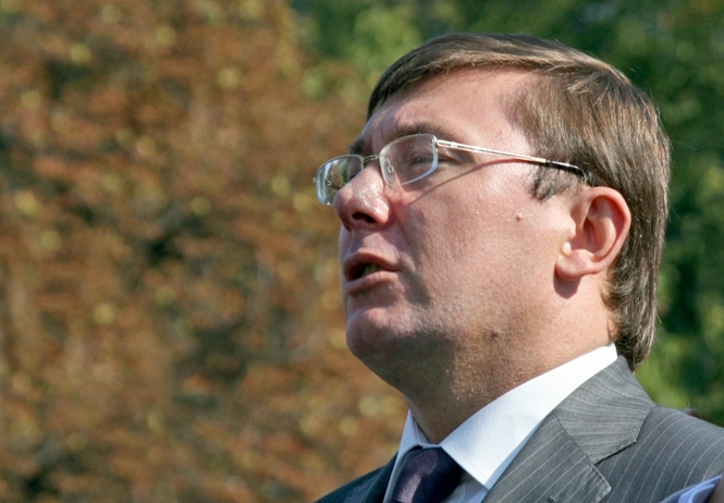 Луценко закликав українців голосувати проти Партії регіонів

