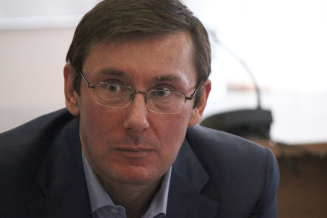 На должность генпрокурора у Порошенко четыре или пять кандидатов, - Луценко