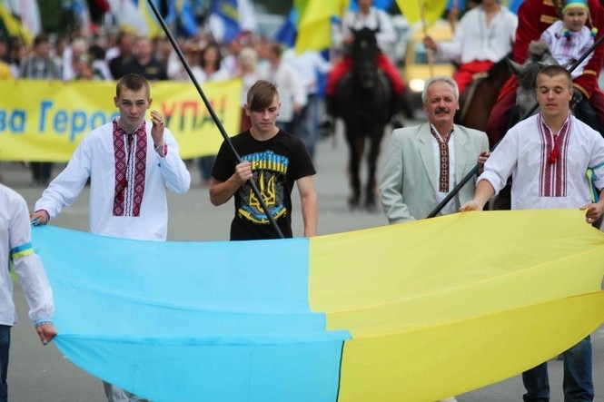 42% українців бачать Україну в ЄС, 31% - у Митному союзі, - соціологи