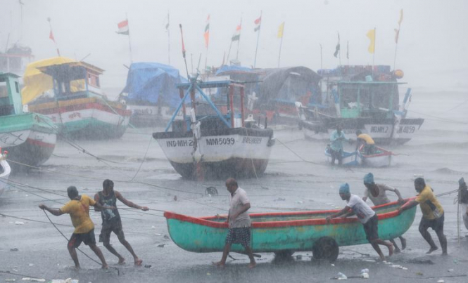 Индия накрыл сильнейший за последние 20 лет циклон