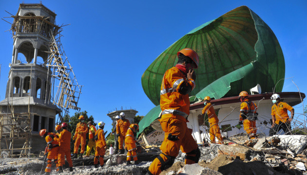В Индонезии из-за цунами погибли 62 человека, сотни раненых, - ОБНОВЛЕНО