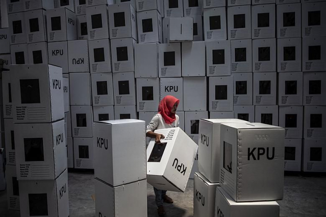 МЗ Индонезии назвало причину массовой гибели членов избиркомов на выборах