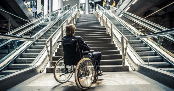 Уряд зобов'язав будівельників робити споруди доступними для людей з інвалідністю

