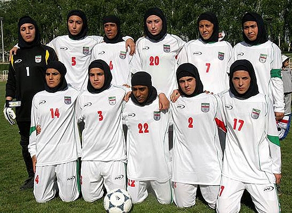 Четверо игроков женской футбольной сборной Ирана оказались мужчинами