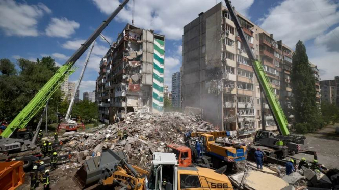 У Києві завершили рятувальні роботи на місці атаки рф по будинку