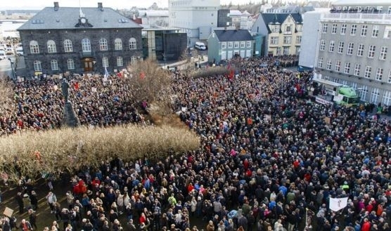 Парламент Исландии отказался выносить вотум недоверия правительству