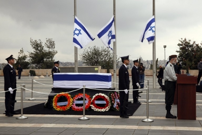 В Израиле началась церемония прощания с Ариэлем Шароном