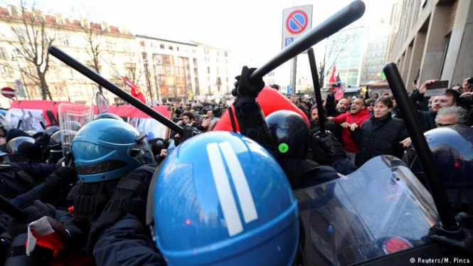 В Італії пройшли багатотисячні акції праворадикалів й антифашистів