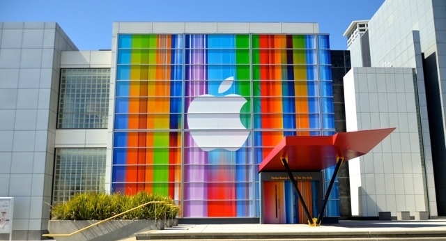 Apple здає позиції: вартість цінних паперів компанії за 9 місяців впала на 40%