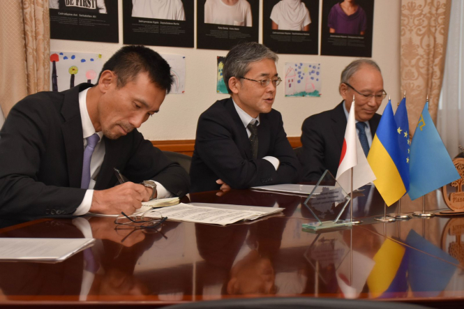 Україна та Японія обговорили гуманітарну підтримку та допомогу з розмінування
