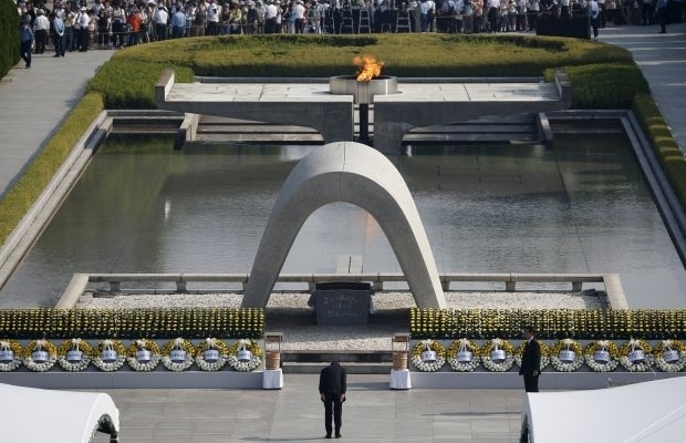 Японцы минутой молчания почтили 70-ю годовщину атомной бомбардировки Хиросимы
