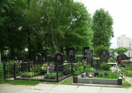 Во Львовской области мужчина повредил почти 150 могил на одном из кладбищ