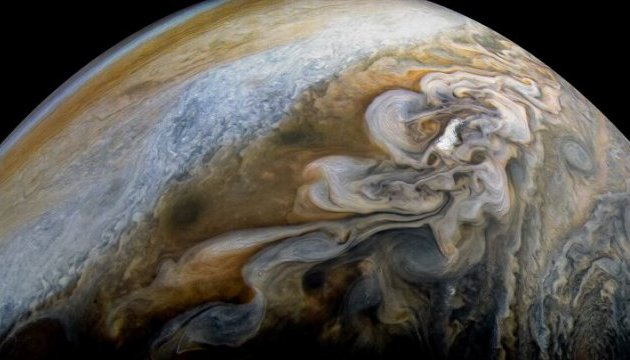 Hubble нашел водяной пар на спутнике Юпитера