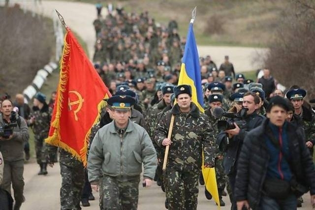 За доблесть в Крыму офицеры Мамчур и Делятицький получили награды 