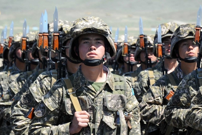 Казахстан запевняє, що не відправлятиме своїх військових в Україну