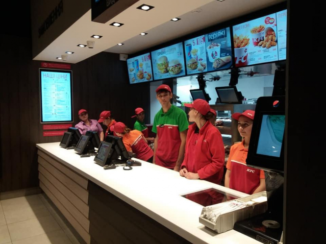 Кто руководит рестораном KFC в Доме профсоюзов?