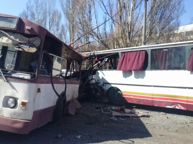 Внаслідок зіткнення автобуса і тролейбуса на Донеччині загинуло п'ятеро осіб