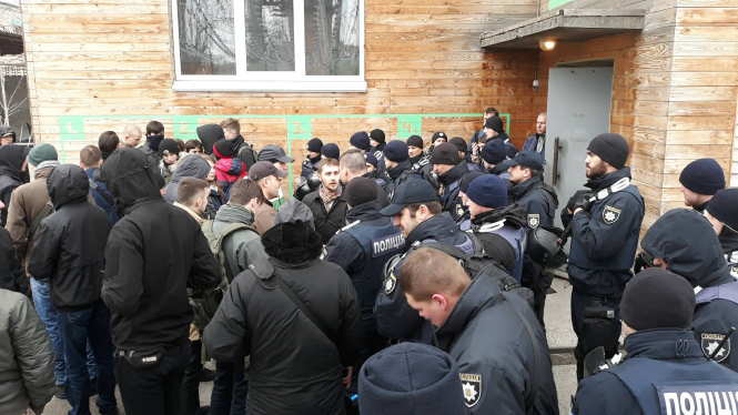 В Киеве правые пытались сорвать дискуссию о распространении ультраправых движений