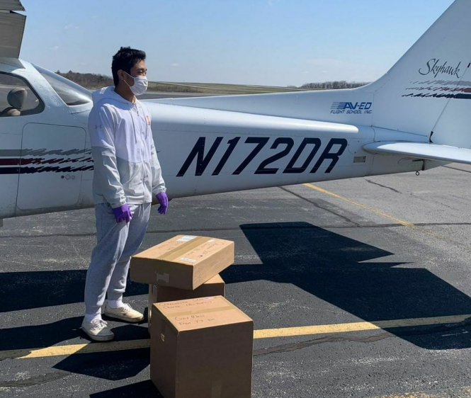 В США 16-летний студент-летчик доставляет медицинские средства для борьбы с коронавируса в отдаленных сел