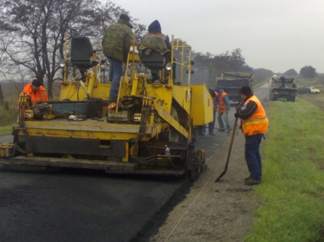 До Євро-2012 в Україні відремонтували майже 2 тис. км доріг