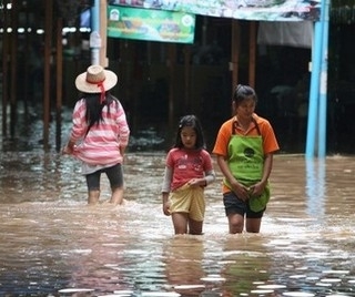 У Таїланді за 10 днів від повені постраждали більше 2 млн людей 