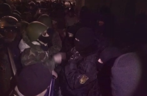 Свободівці відстояли приміщення Київради, яке вночі намагались захопити