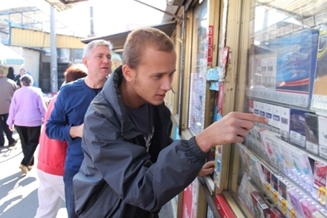 Українці витрачають більше коштів на сигарети, ніж на хліб